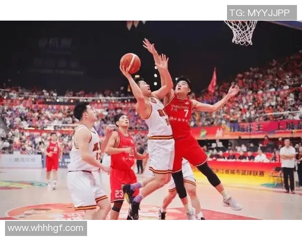 十强赛激战正酣各队争夺晋级名额展现实力与团队合作的巅峰对决